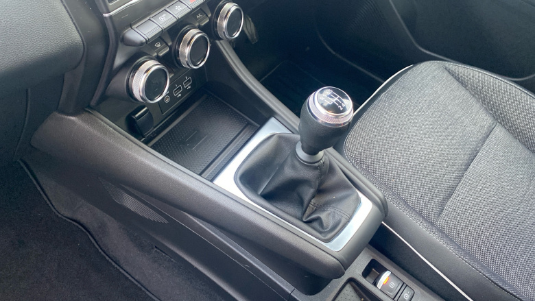 Renault Captur 1.3 Mild hybrid 140 Techno 5dr Petrol Hatchback